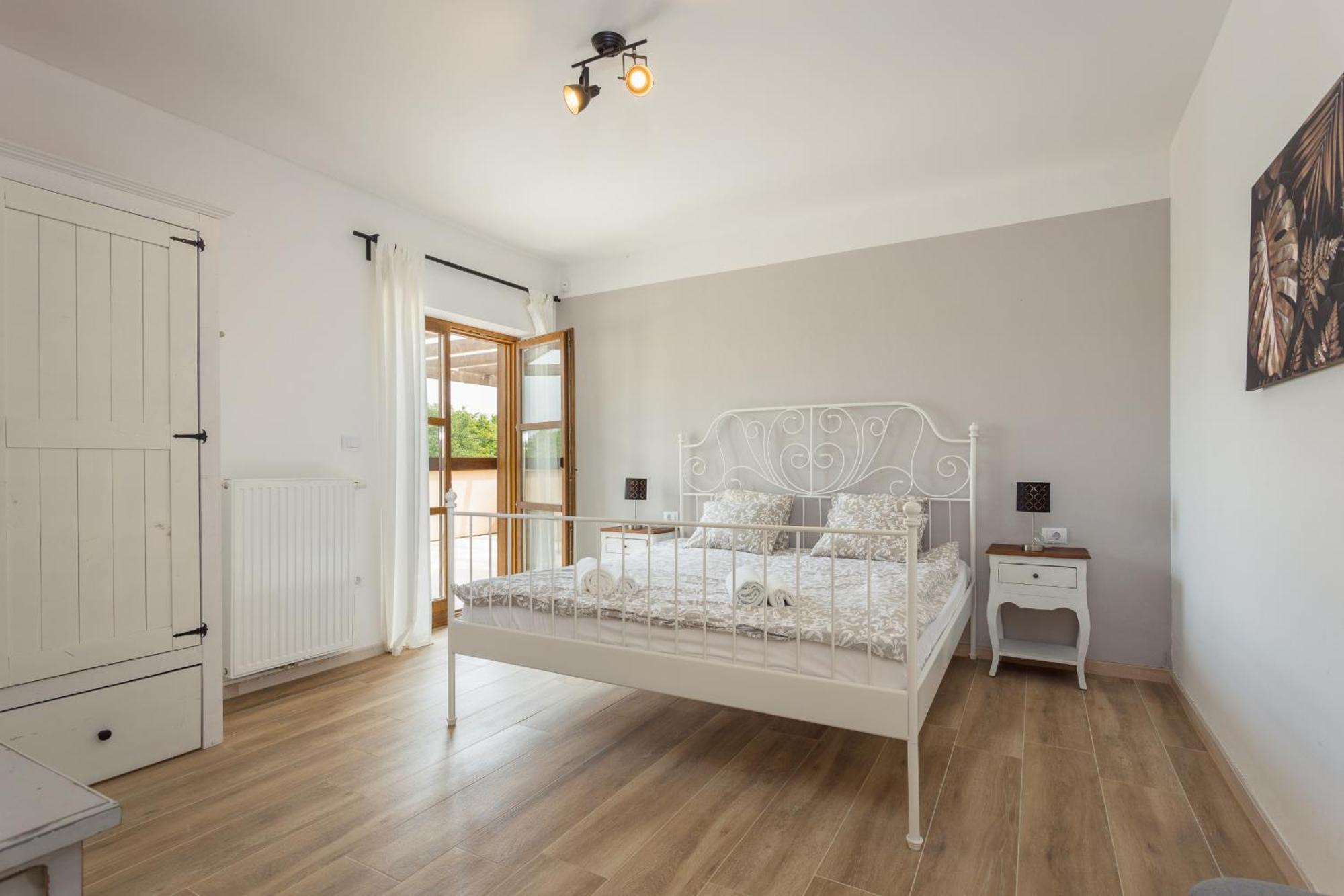 Villa Cirka In Central Istria For 14 Persons With Pool Heating & Pool Table Svetvinčenat Exterior foto