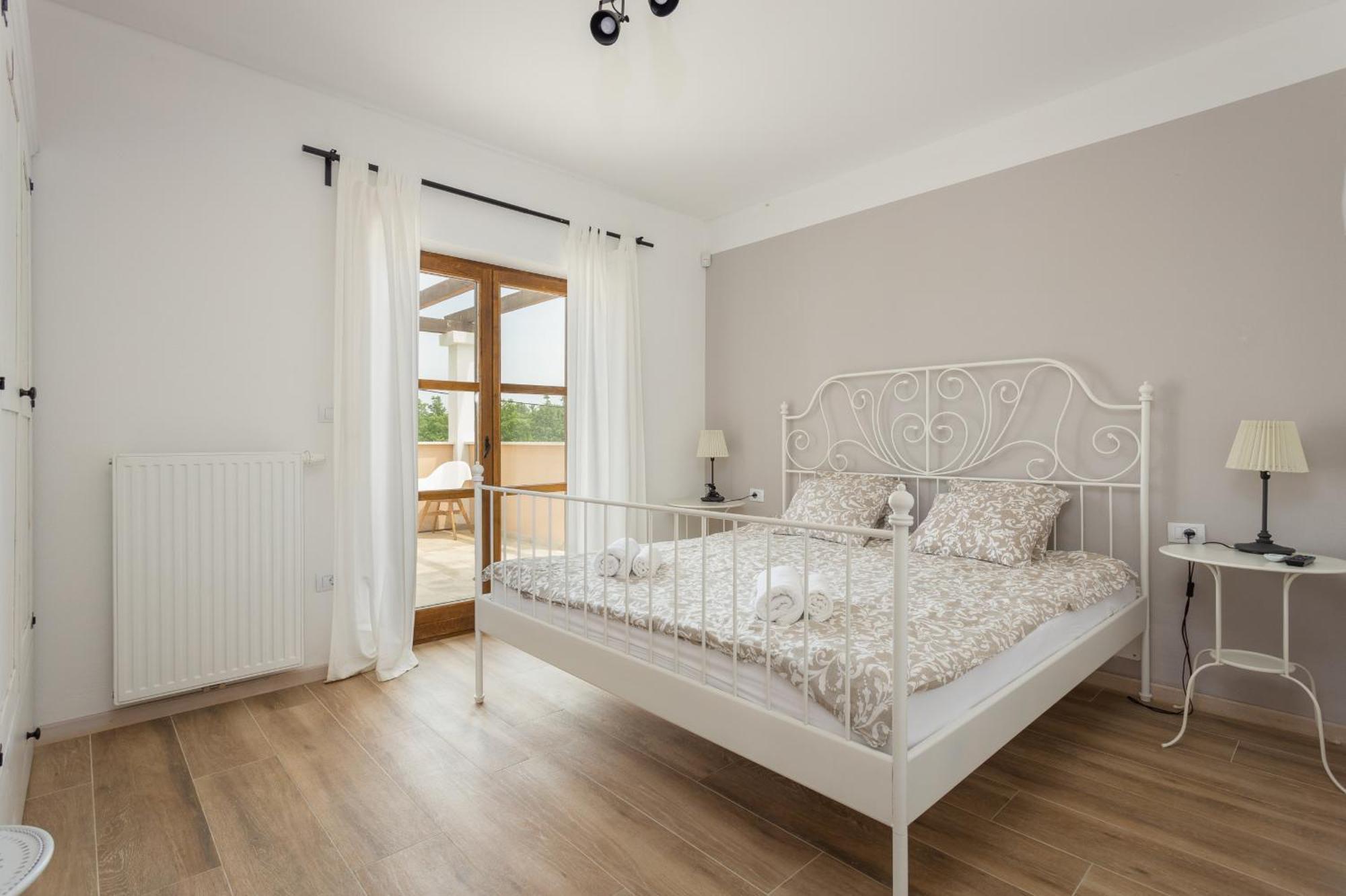 Villa Cirka In Central Istria For 14 Persons With Pool Heating & Pool Table Svetvinčenat Exterior foto