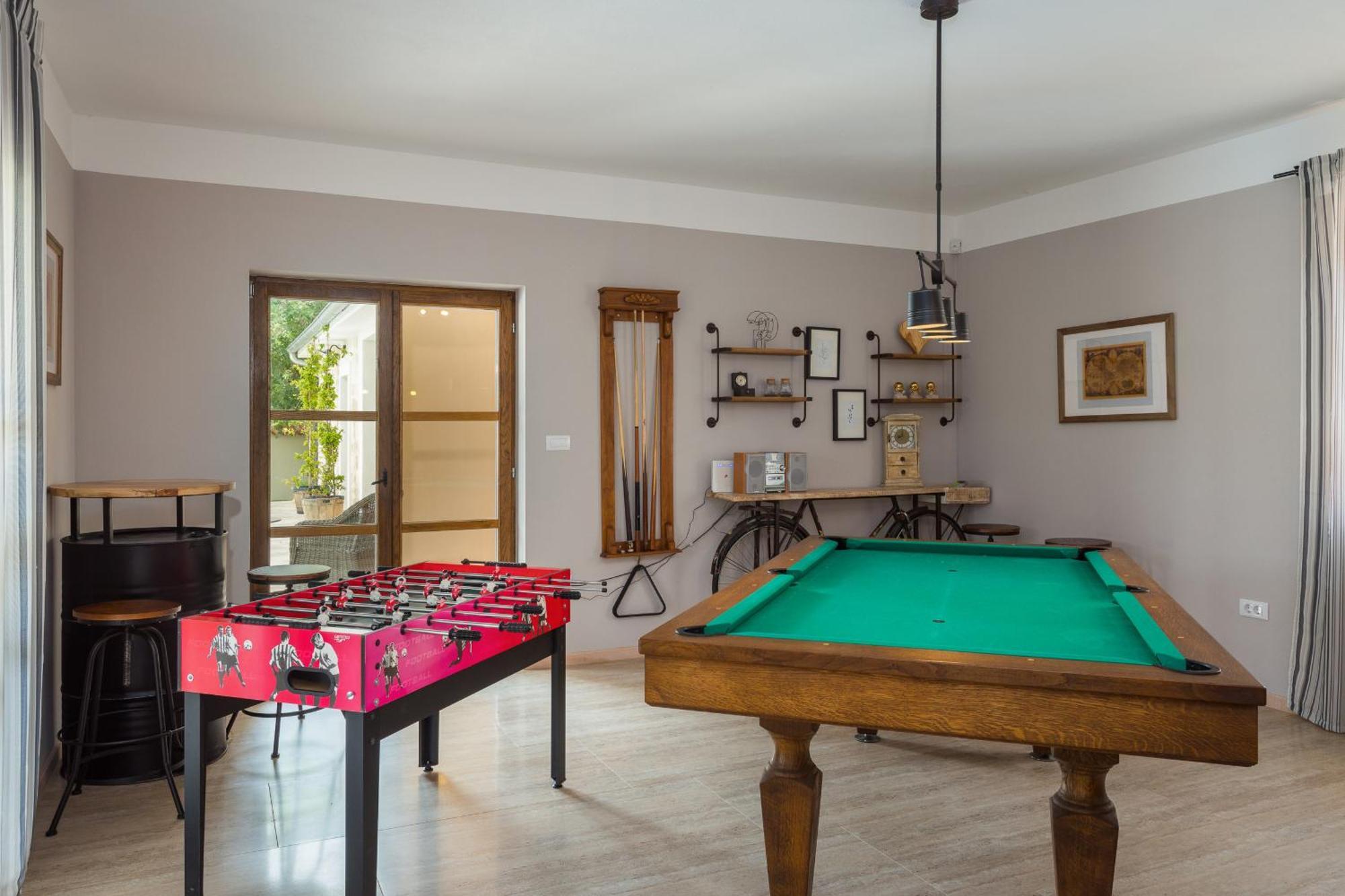Villa Cirka In Central Istria For 14 Persons With Pool Heating & Pool Table Svetvinčenat Exterior foto