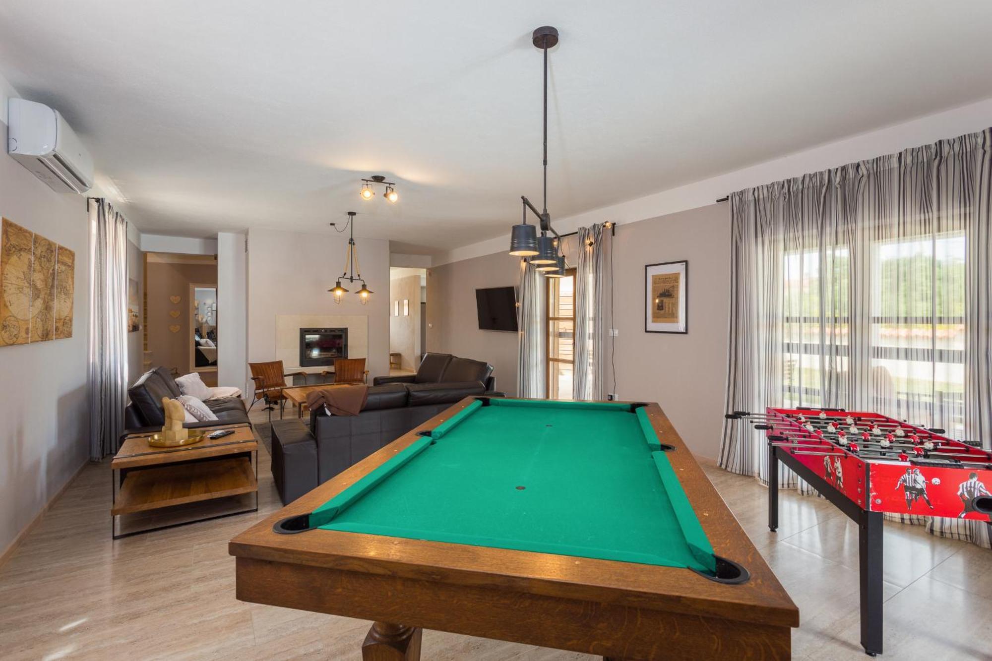 Villa Cirka In Central Istria For 14 Persons With Pool Heating & Pool Table Svetvinčenat Exterior foto