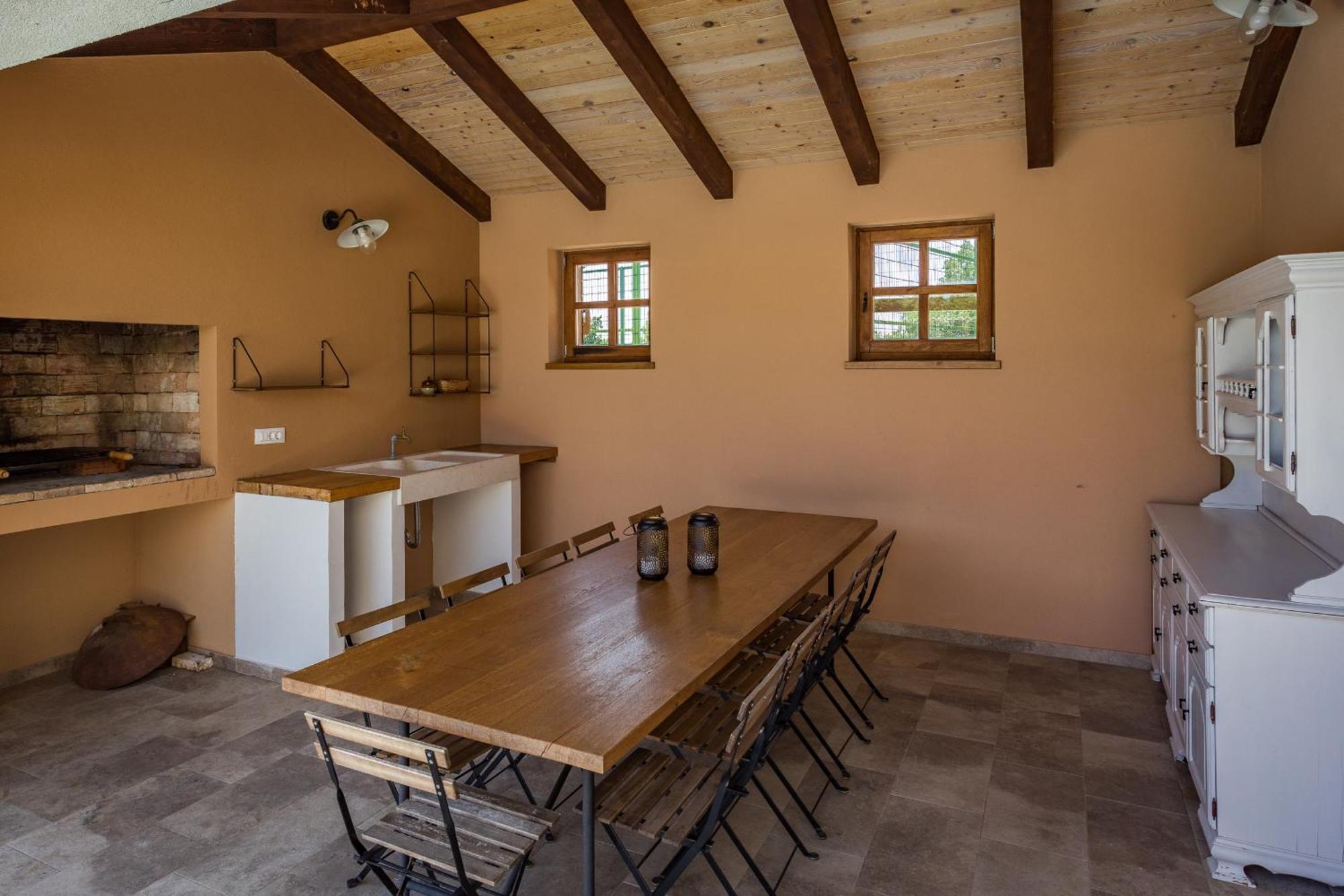 Villa Cirka In Central Istria For 14 Persons With Pool Heating & Pool Table Svetvinčenat Exterior foto