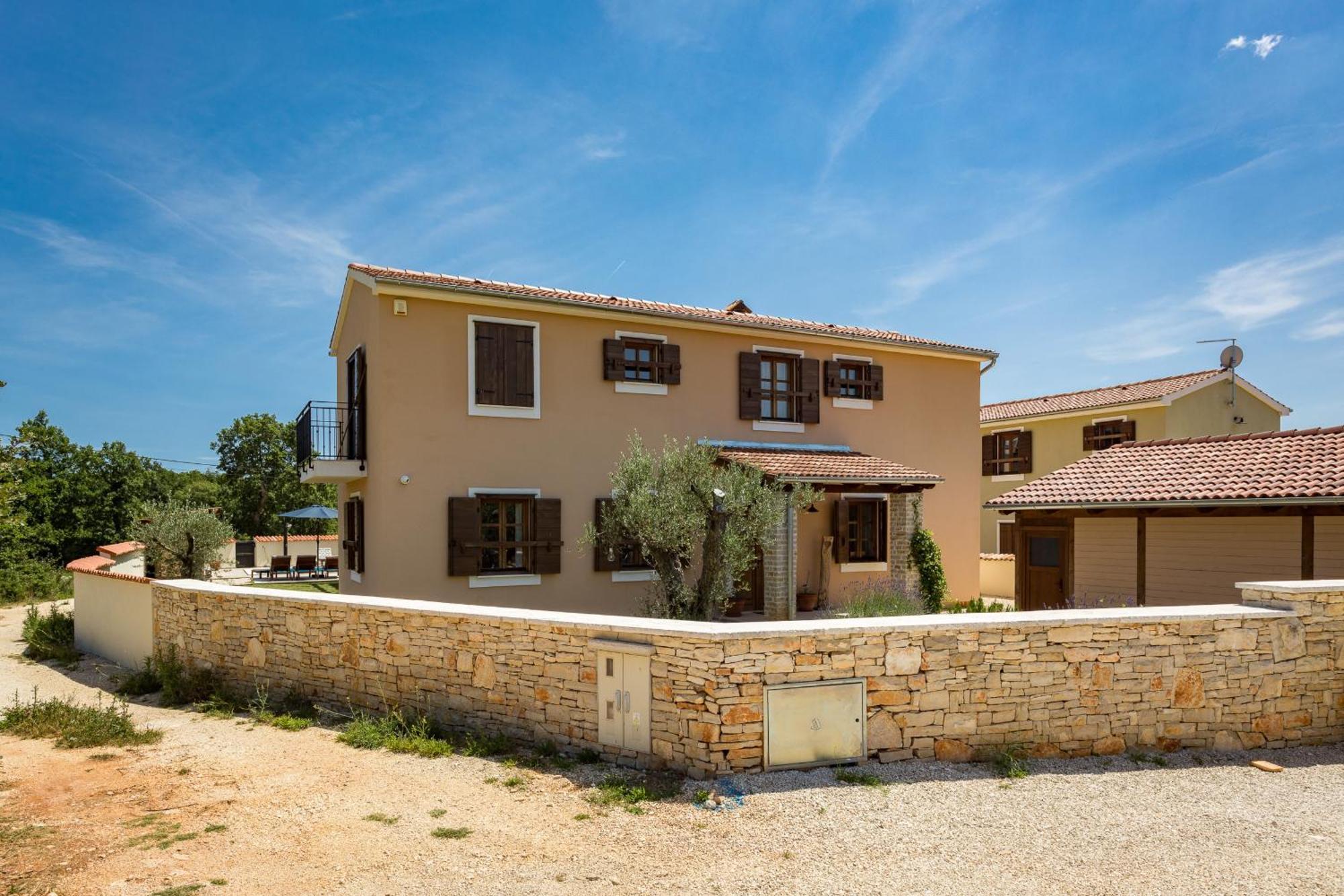 Villa Cirka In Central Istria For 14 Persons With Pool Heating & Pool Table Svetvinčenat Exterior foto